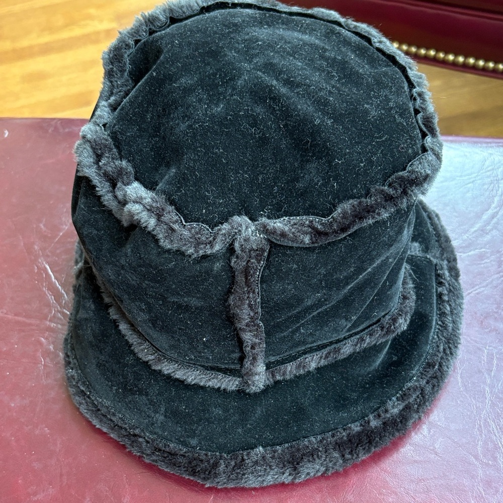 Black Bucket Hat